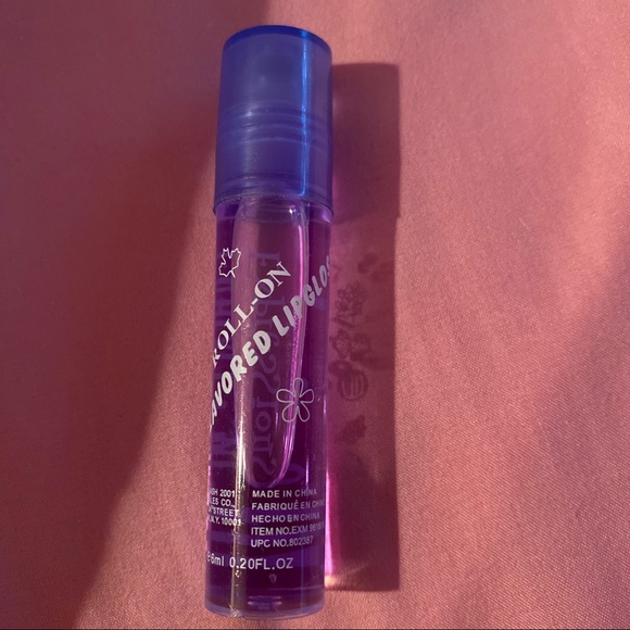 🍇Expressions Roll On Flavored Lip Gloss - Picture 2 of 2